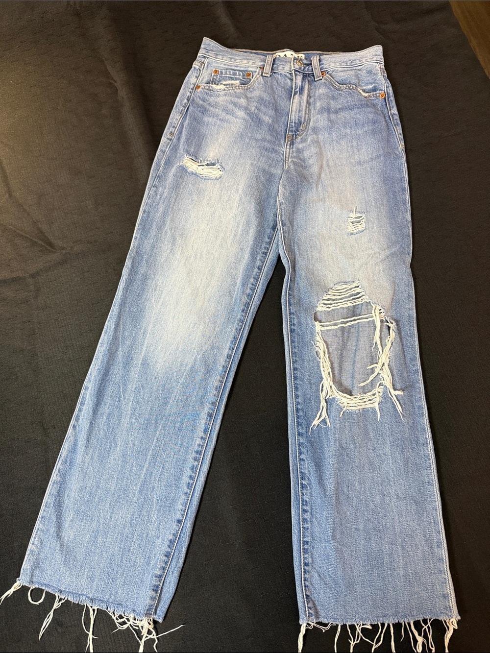 Daze Light Blue Distressed Women’s Jeans Size 26